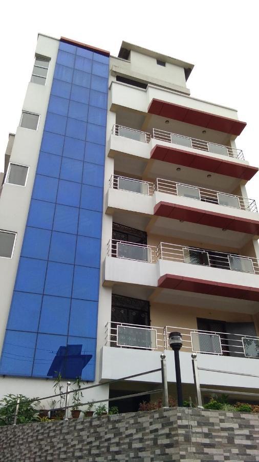 Hotel Park Riviera Guwahati Exterior photo